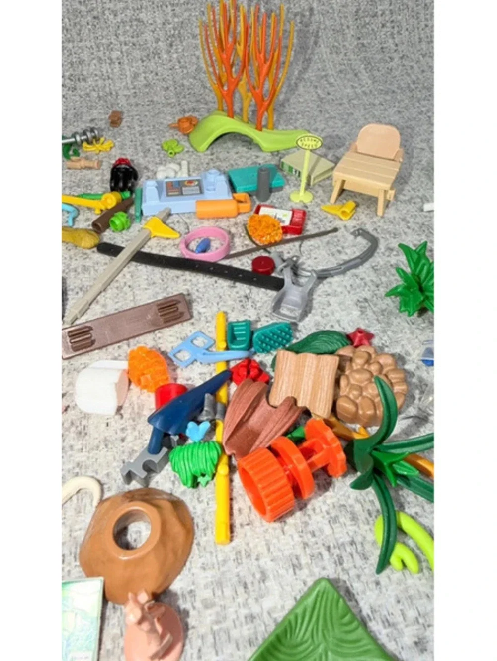 Playmobil 252pc Mixed Accessories Parts Lot Farm Camping Zoo Aquarium Miniatures